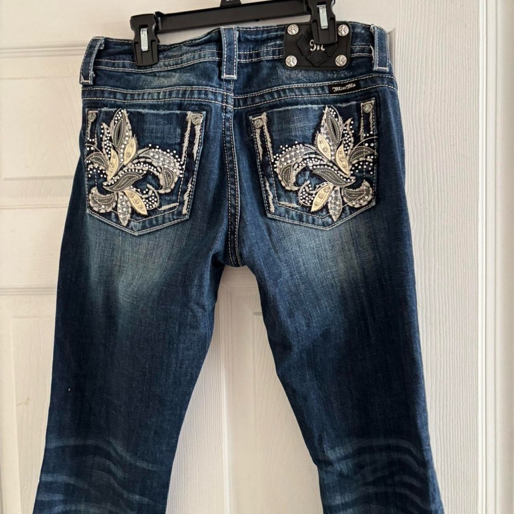 Stylish Blue Embellished Women's Jeans